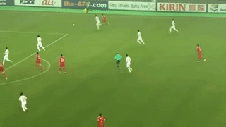 Pha cat bong cua Van Hau duoc so sanh voi loi choi sao quoc te hinh anh