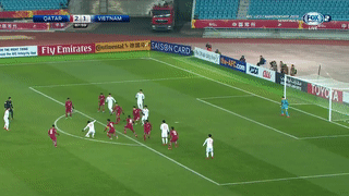 Ban cua Quang Hai duoc fan quoc te so voi nhung 'sieu pham keo trai' hinh anh