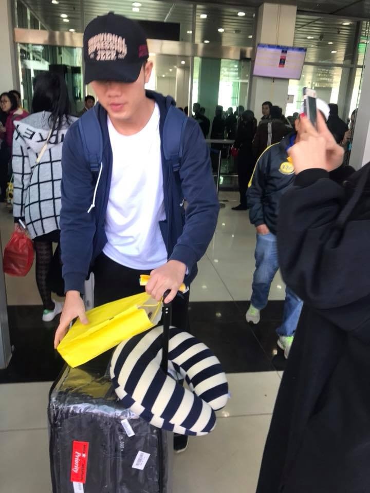 cau thu U23 ve hoi quan anh 8