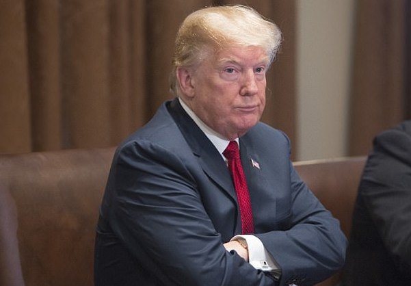 Tong thong Donald Trump khien MU lo nang hinh anh