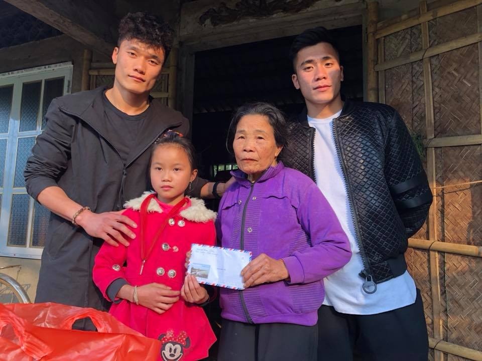 cau thu Viet don tet am lich anh 1