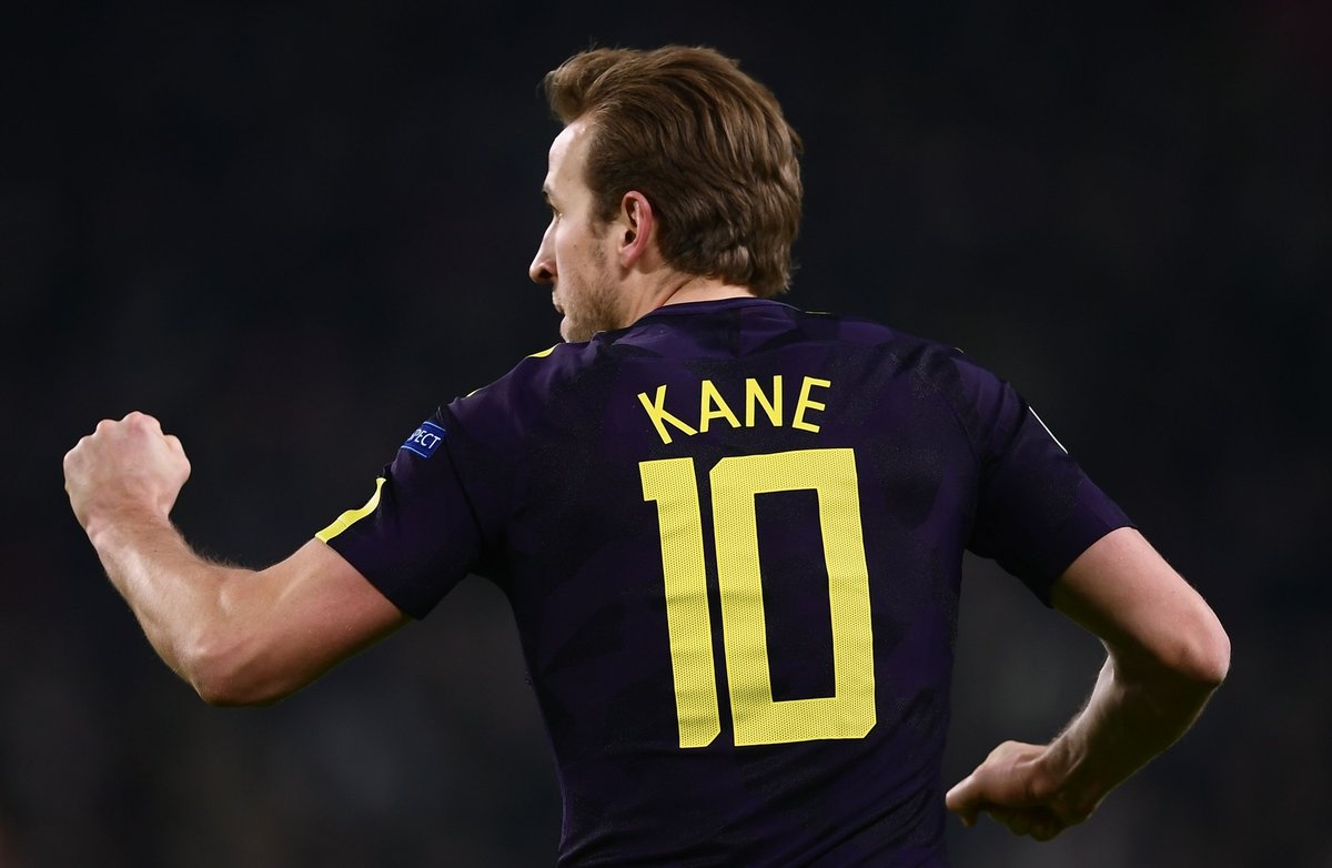 Lua qua Buffon ghi ban, Harry Kane di vao lich su Champions League hinh anh