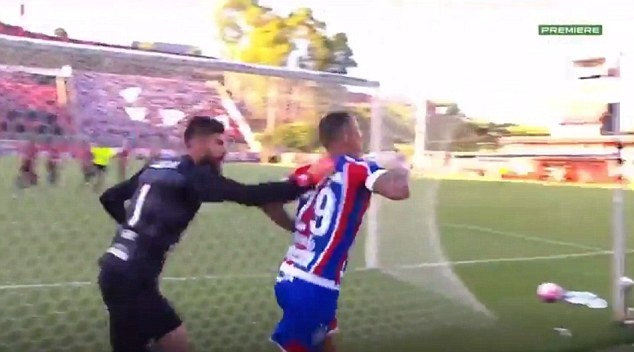 cầu thủ đánh nhau ở Brazil ảnh 1 cau thu danh nhau o Brazil anh 1