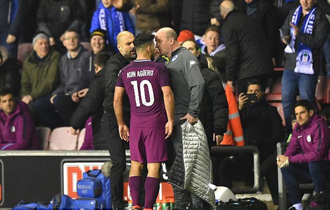 Pep au da voi dong nghiep anh 3