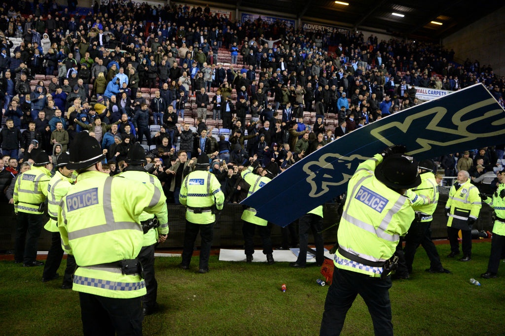 Pep au da voi dong nghiep anh 8