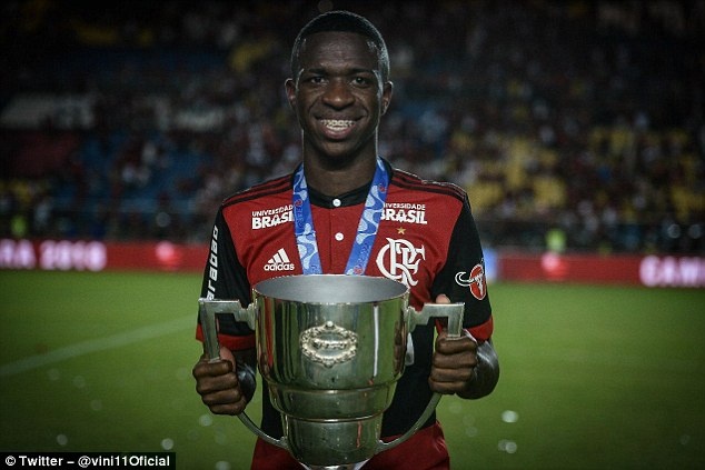 sao tre Real khien doi thu chan thuong anh 2