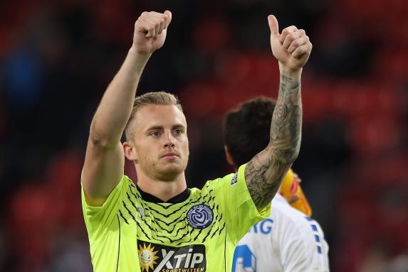 Mai uong nuoc, thu mon khien doi nha thung luoi hinh anh