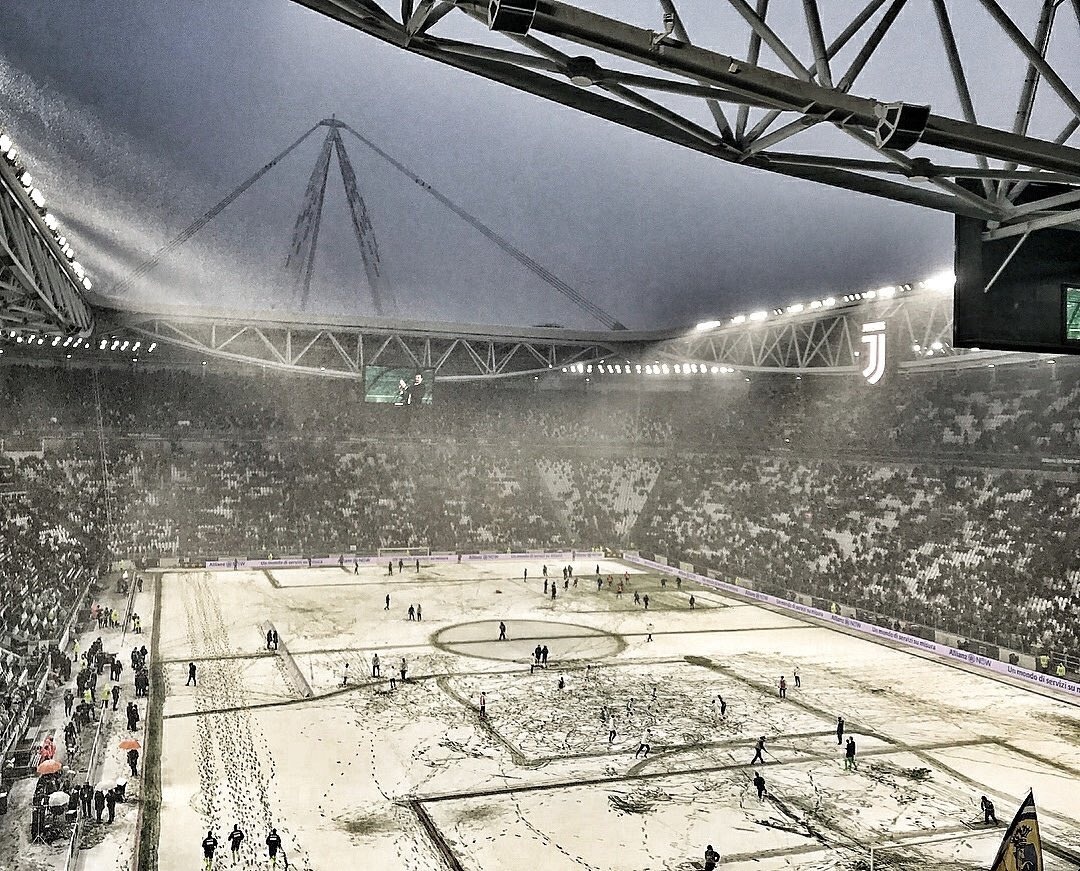 trận đấu của Juve bị hoãn vì tuyết ảnh 2 tran dau cua Juve bi hoan vi tuyet anh 2