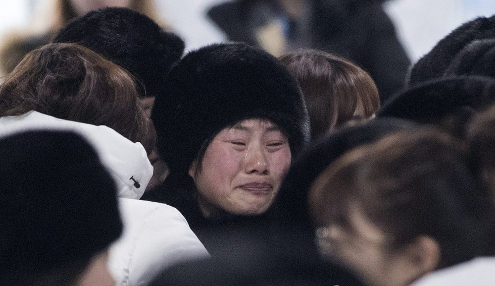 Sau Olympic, VDV Trieu Tien va Han Quoc chia tay trong nuoc mat hinh anh