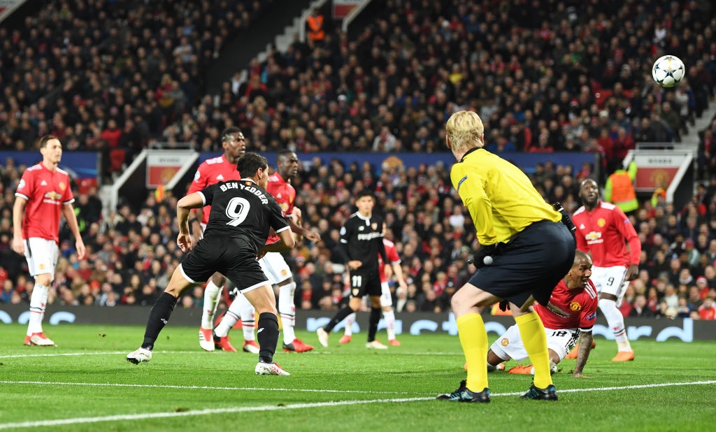 tran Sevilla vs MU anh 3