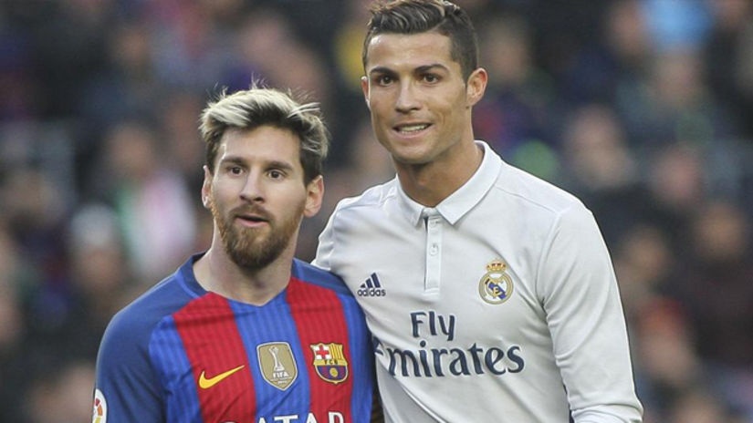 Messi sut it hon Ronaldo 266 lan de co 100 ban hinh anh