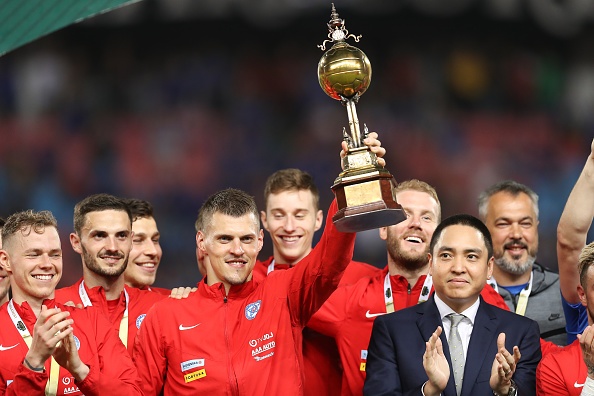 Skrtel bất tỉnh ảnh 2 Skrtel bat tinh anh 2