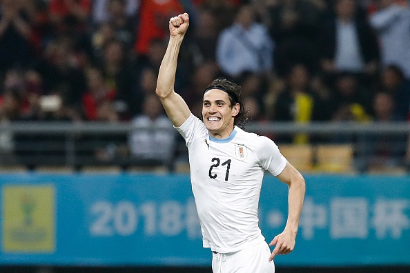 Bale bat luc nhin Suarez va dong doi vo dich tren dat Trung Quoc hinh anh