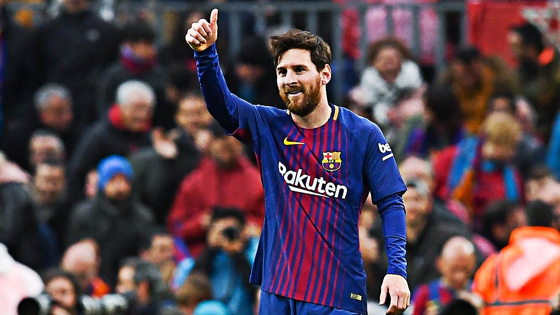 Sieu pham da phat moi nhat cua Messi nhin tu ghe khan gia hinh anh