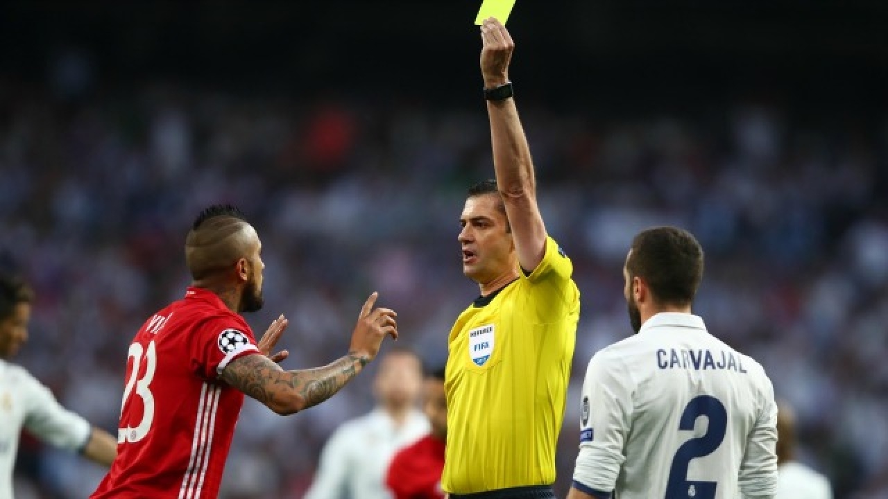 Sao Bayern buc xuc khi Ronaldo da thanh cong phat den hinh anh
