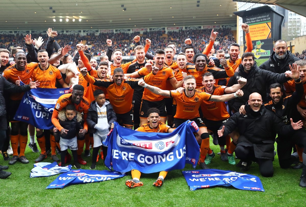 Wolverhampton tam ruou mung suat choi o Premier League mua toi hinh anh