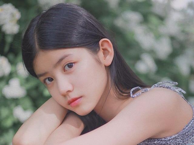 Co be 12 tuoi cao 1,60 m duoc vi nhu 'tieu my nhan' Trung Quoc hinh anh