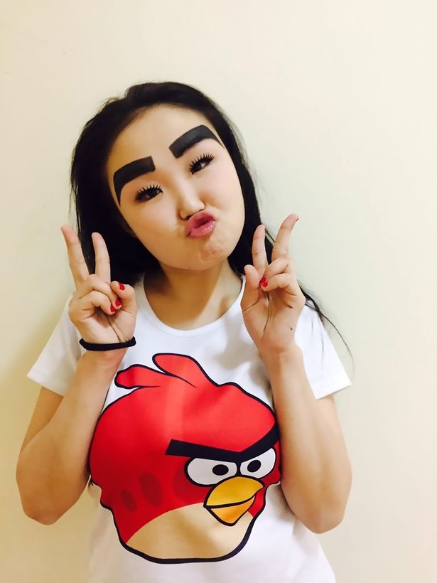 co gai noi tieng voi cap long may di anh 4