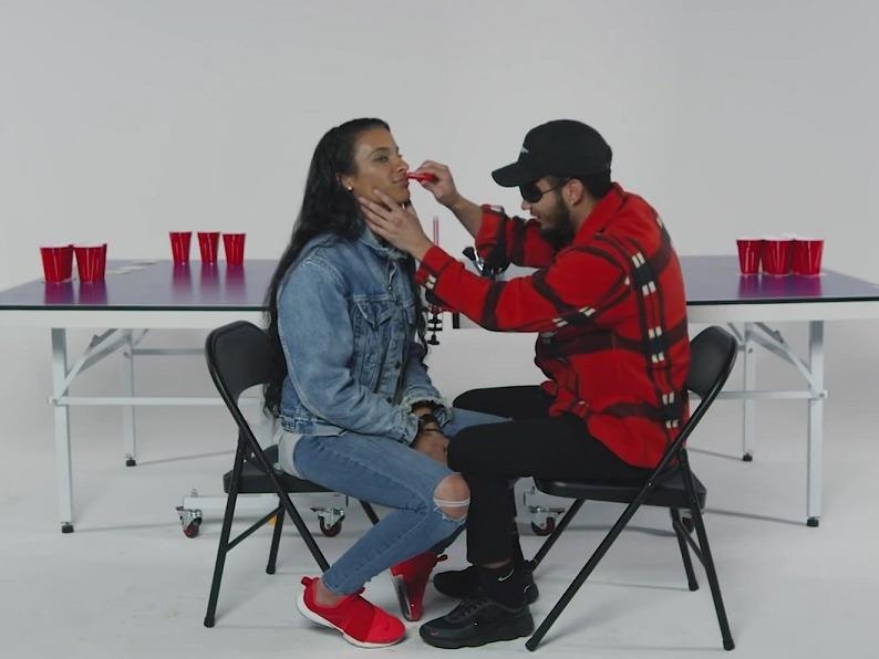 Tham gia 'Fear Pong' cung nguoi yeu cu hinh anh