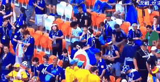 Dan mang nguong mo hanh dong don rac o khan dai cua CDV Nhat Ban hinh anh