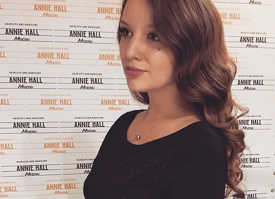 co gai duoc chu y sau khi xuat hien tren khan dai World Cup 2018 anh 11