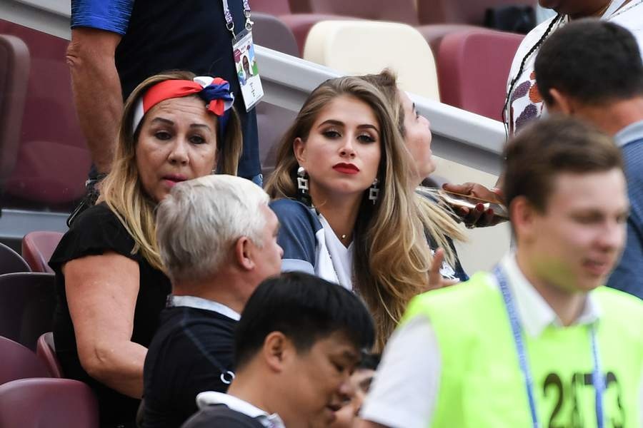 bạn gái Pogba xinh đẹp ở khán đài ảnh 2 ban gai Pogba xinh dep o khan dai anh 2