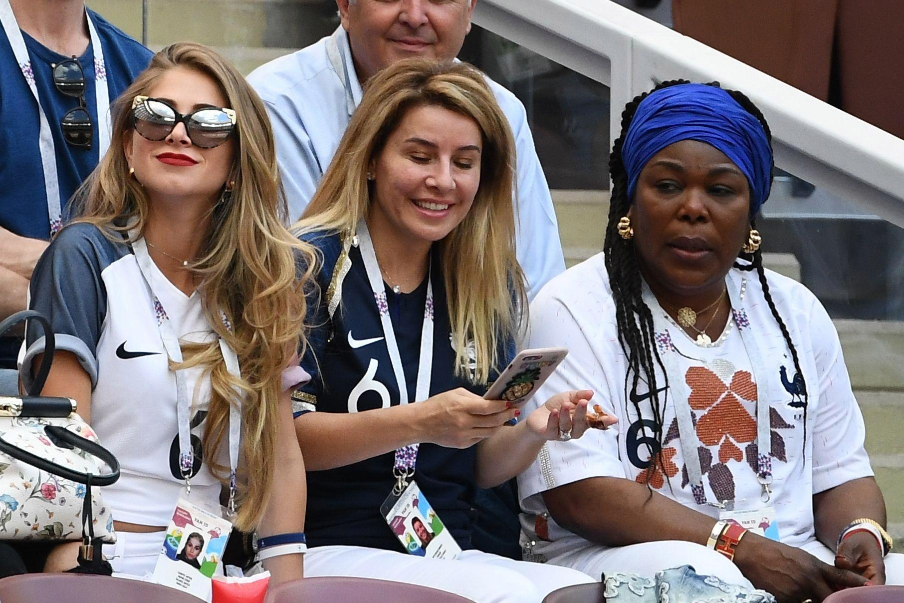 bạn gái Pogba xinh đẹp ở khán đài ảnh 1 ban gai Pogba xinh dep o khan dai anh 1