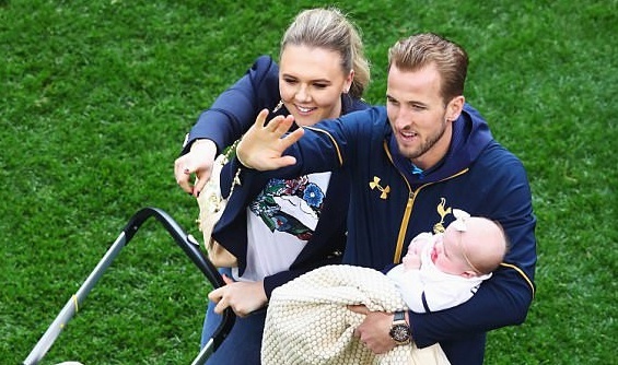 Tinh yeu cua Harry Kane: Co gai ben ban nam 11 tuoi nay da la vo hinh anh