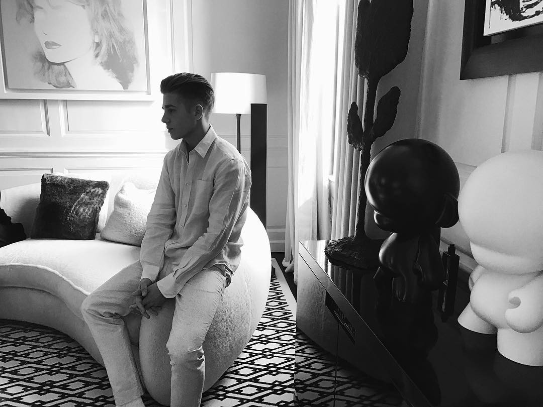 Hoang tu Hy Lap dien trai anh 1