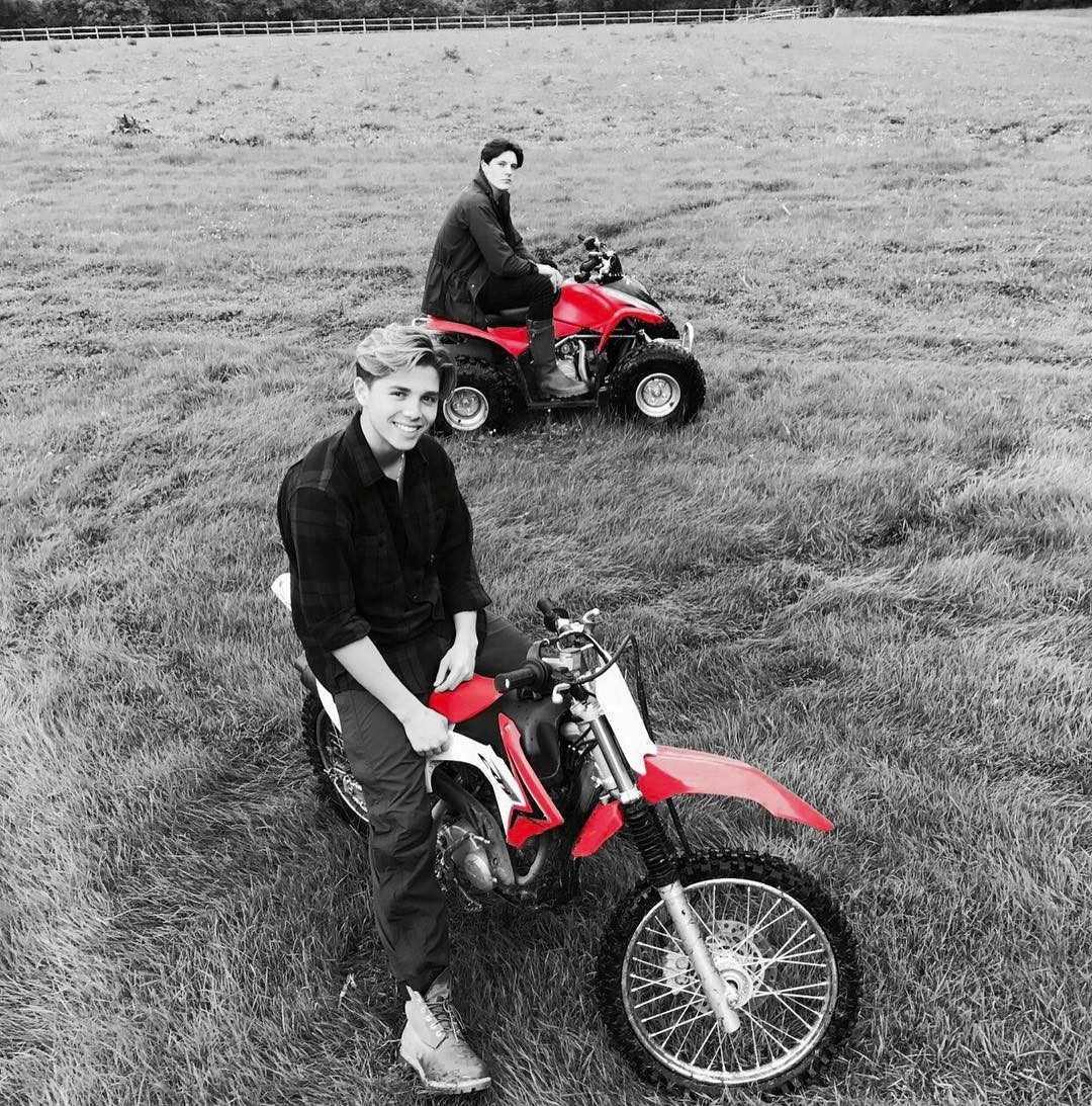 Hoang tu Hy Lap dien trai anh 8