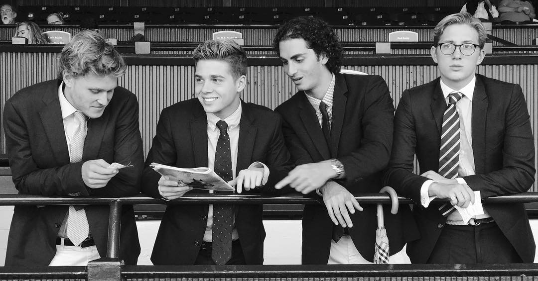 Hoang tu Hy Lap dien trai anh 7