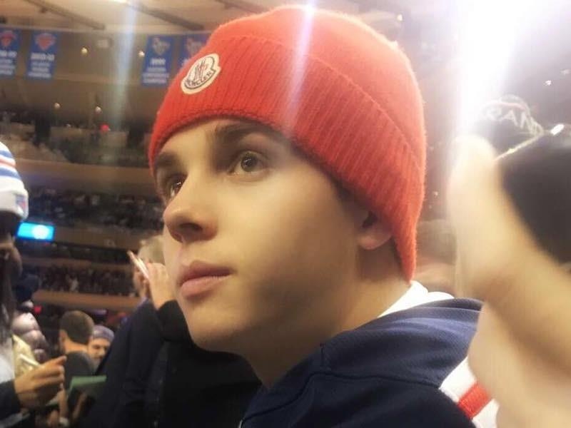 Hoang tu Hy Lap 17 tuoi song trong giau sang, muon gia nhap showbiz hinh anh