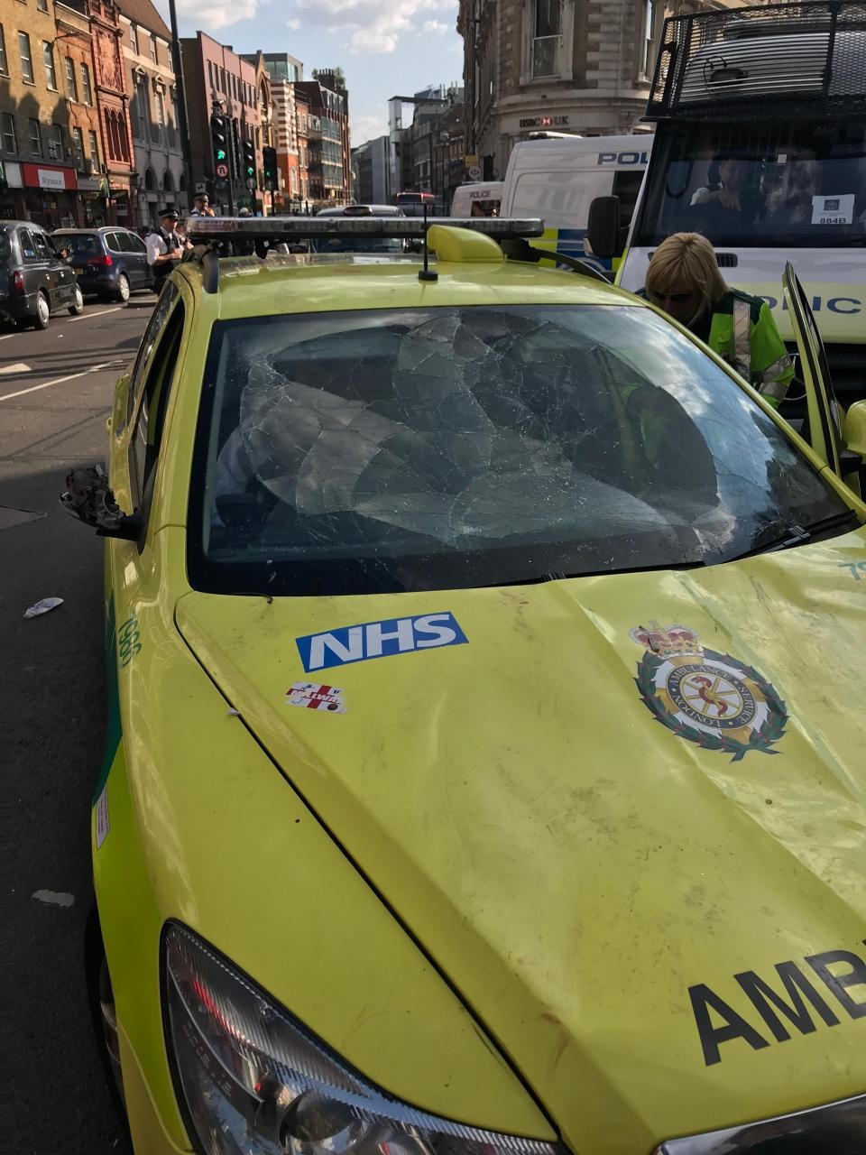 nữ CĐV bị chỉ trích vì quá khích ảnh 1 nu CDV bi chi trich vi qua khich anh 1