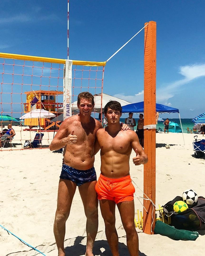 con trai huan luyen vien tuyen Phap anh 10