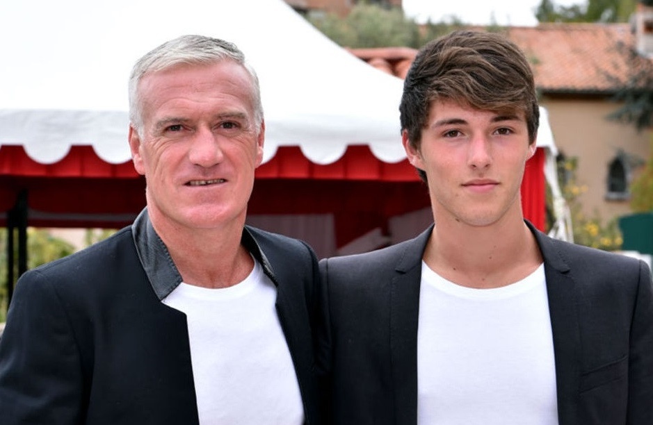 Con trai 22 tuoi, thu hut khong thua gi hot boy cua HLV tuyen Phap hinh anh