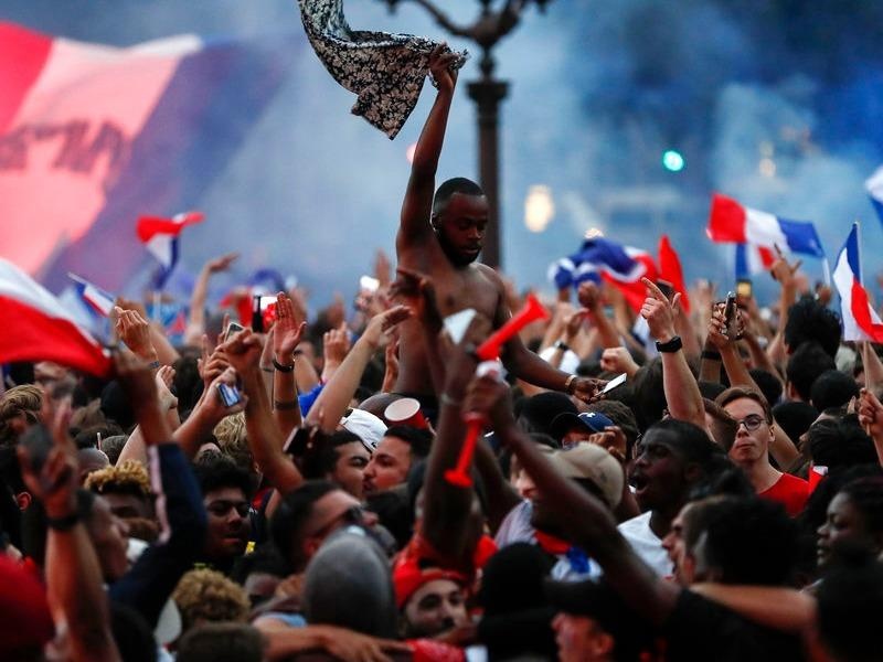 Niem vui suong cua CDV khi Phap vo dich World Cup 2018 hinh anh