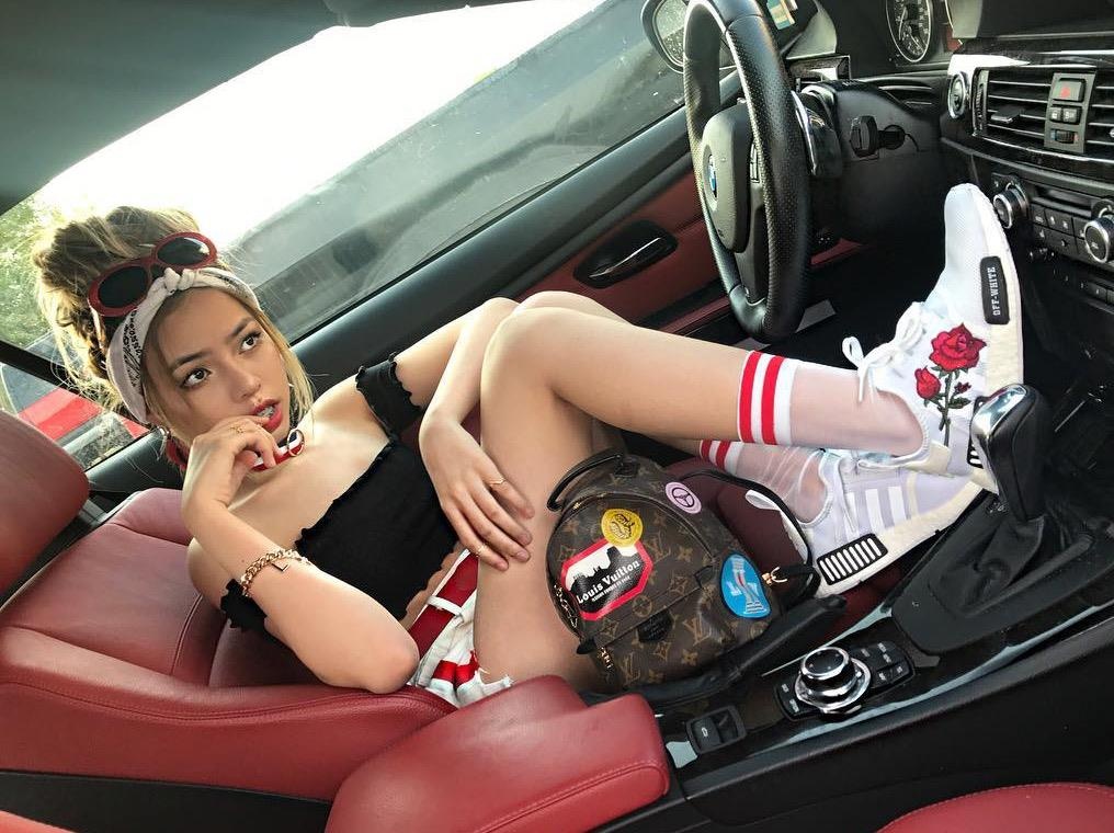 Cuoc song toan hang hieu, di xe sang cua tieu thu 10X Viet o My hinh anh