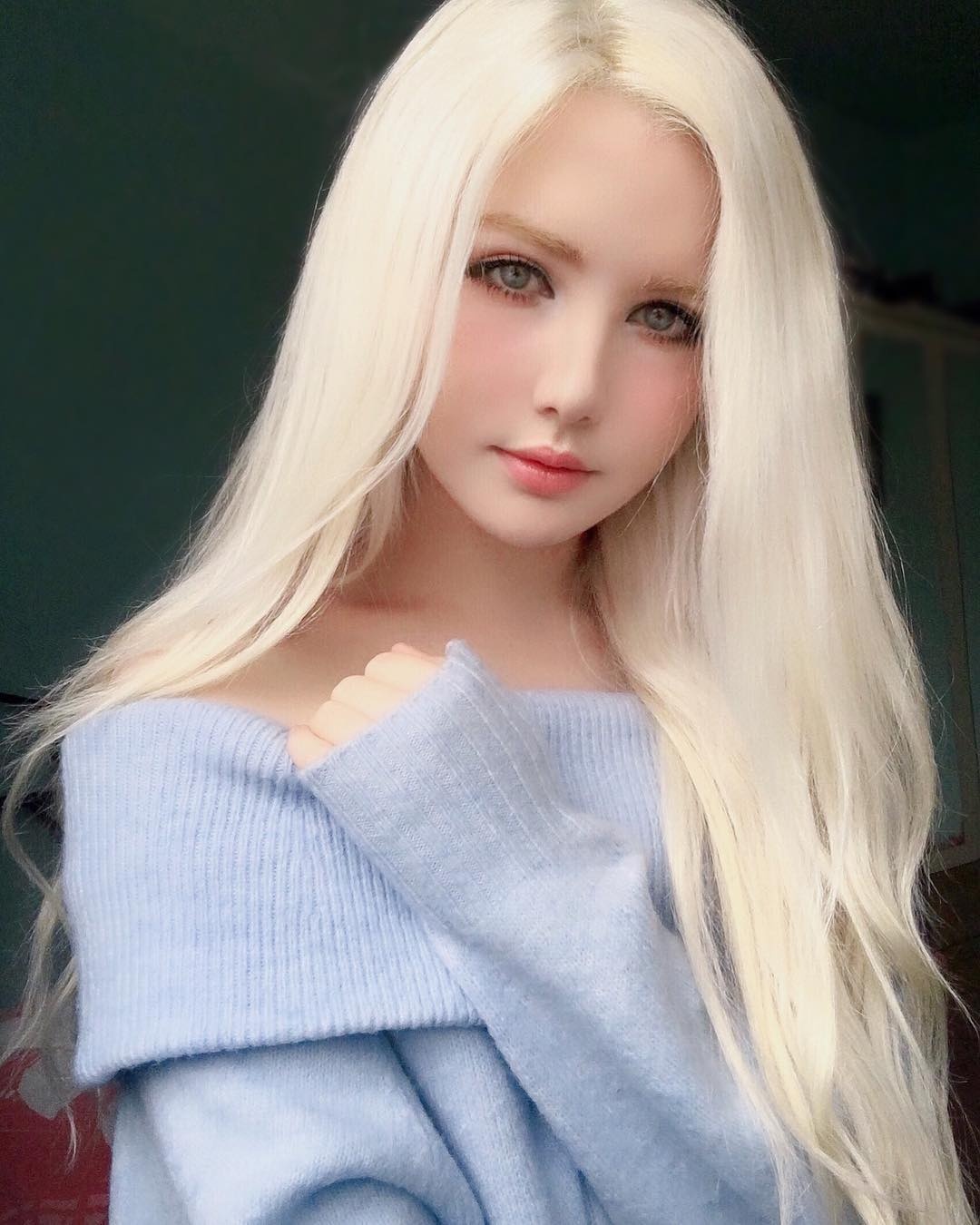 co gai xinh dep nhu buoc ra tu game anh 9