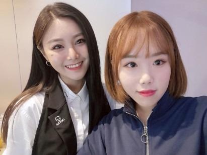 Giong hat cao vut cua nu thu ngan xinh dep o quan tra sua hinh anh