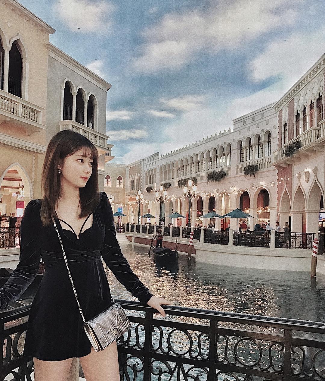 nu dao dien 9X xinh dep giau co anh 17