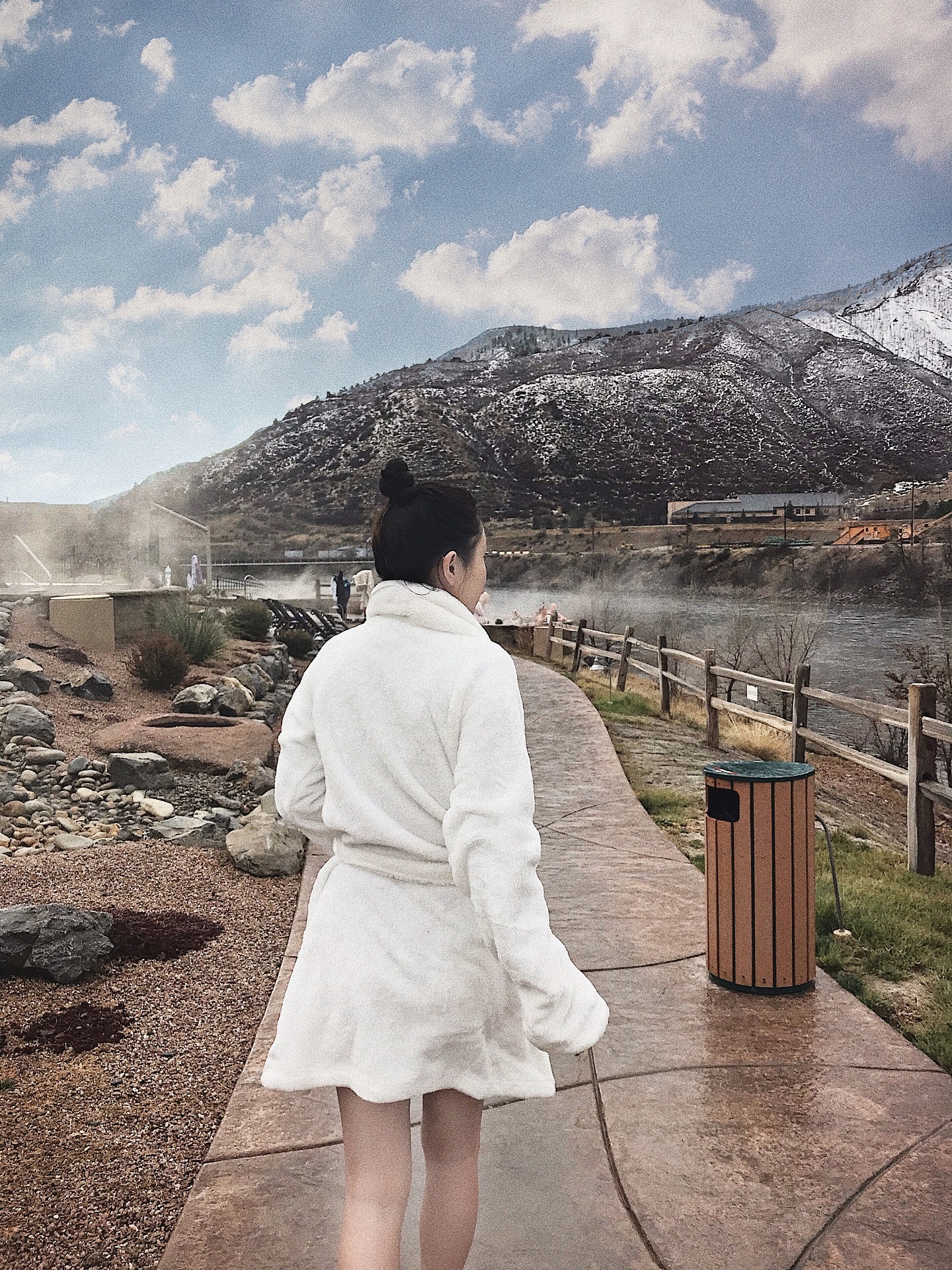 nu dao dien 9X xinh dep giau co anh 9