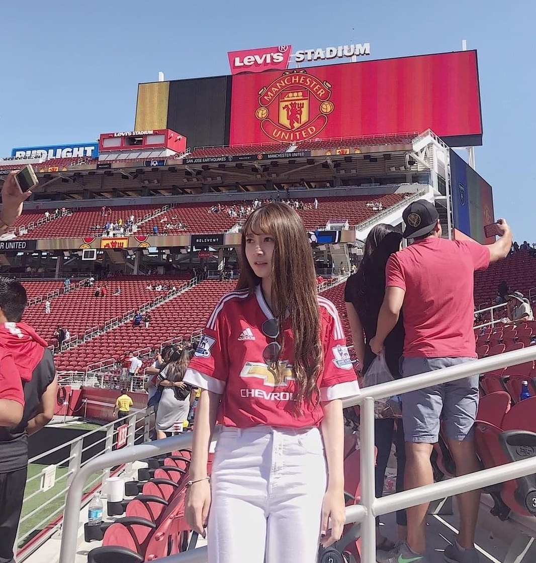 nu dao dien 9X xinh dep giau co anh 14