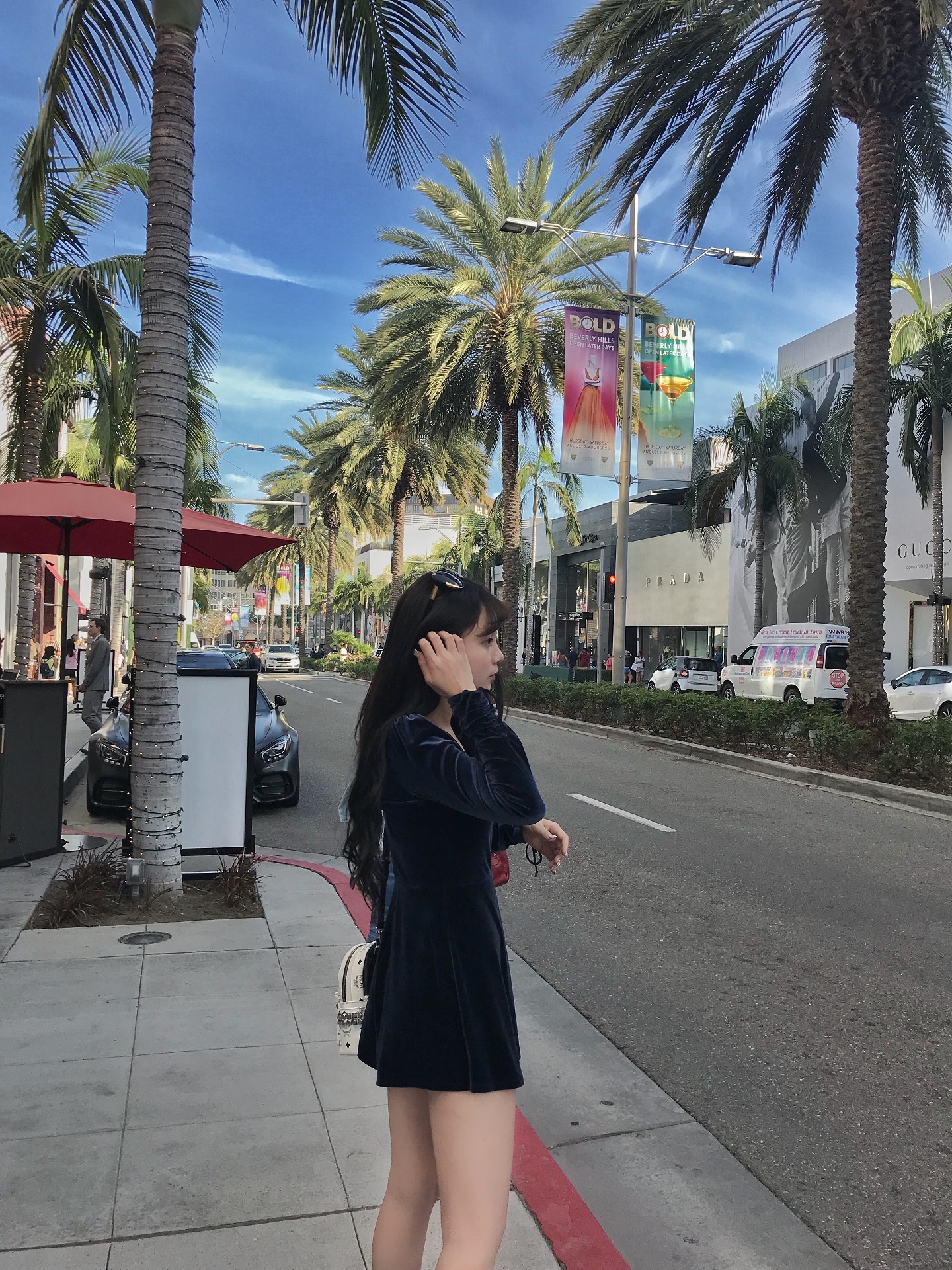 nu dao dien 9X xinh dep giau co anh 11