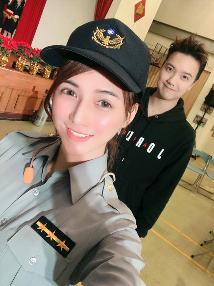 cô gái xinh đẹp nổi tiếng nhờ bán cá cho mẹ ảnh 6 co gai xinh dep noi tieng nho ban ca cho me anh 6