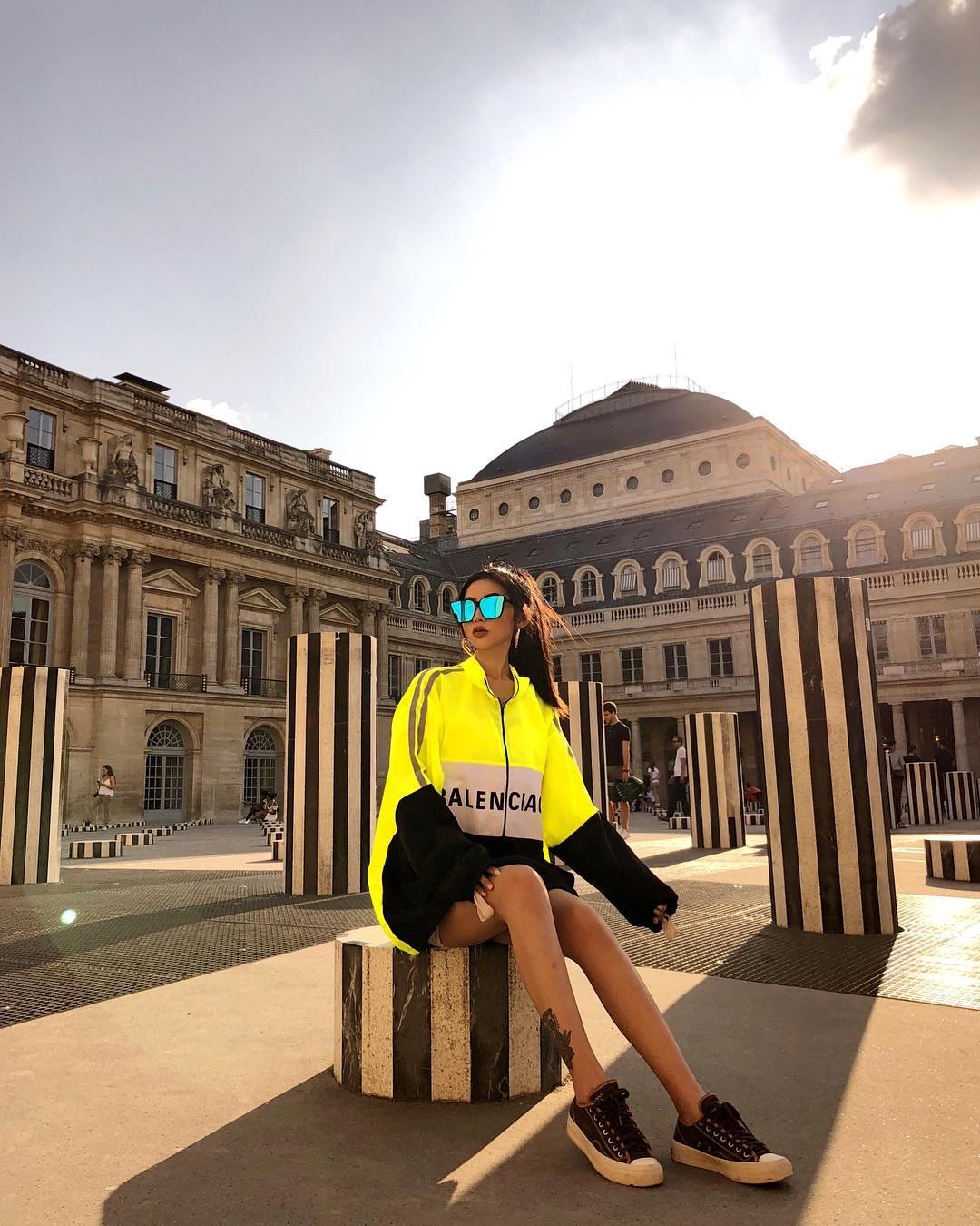 tieu thu hoi con nha giau Chau A anh 3