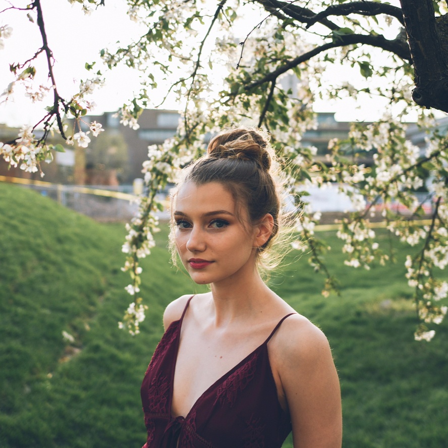 hot girl cover La Vie En Rose anh 13