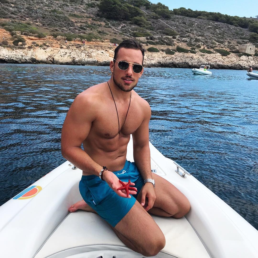 bac si phau thuat tham my dep trai anh 10