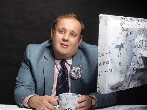 Tac gia 1/3 so bai viet tren Wikipedia duoc dan mang vinh danh la ai? hinh anh