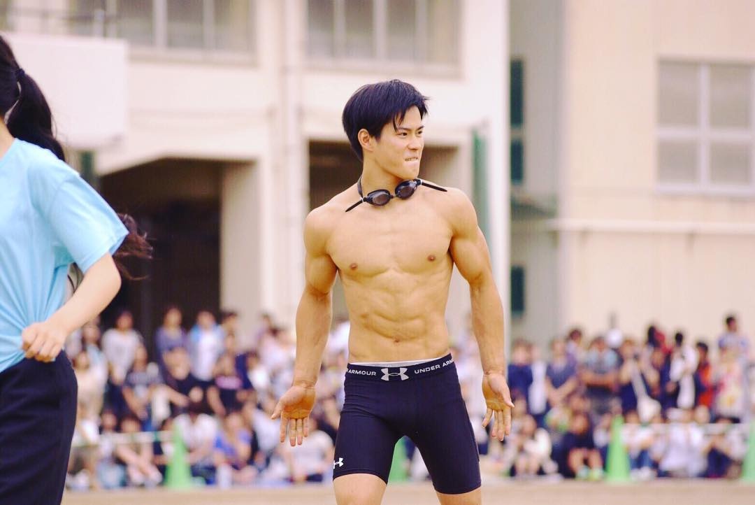 chang trai noi tieng nho hinh anh khoe 6 mui anh 11