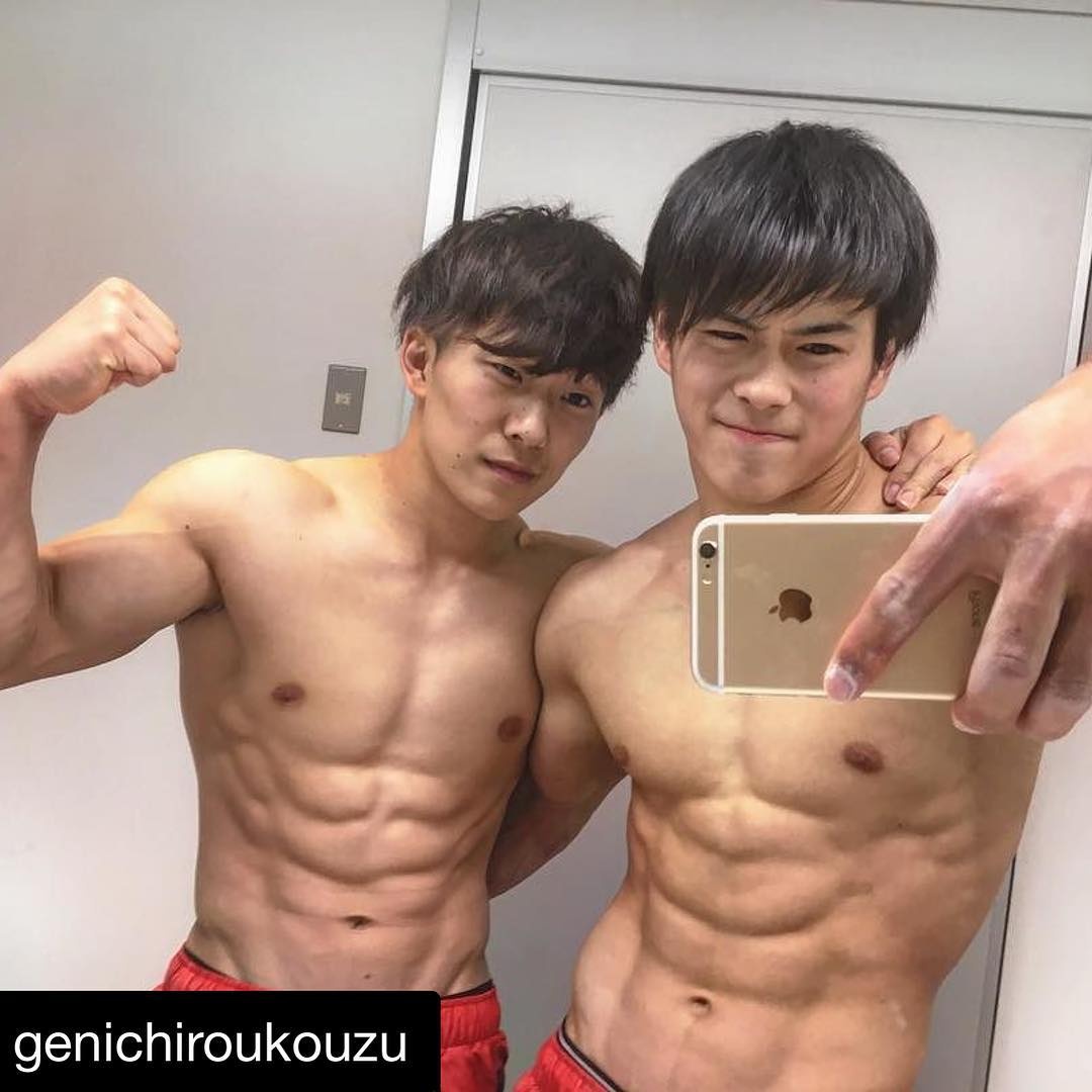 chang trai noi tieng nho hinh anh khoe 6 mui anh 12